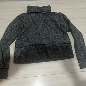 Lululemon long sleeve pullover size 6